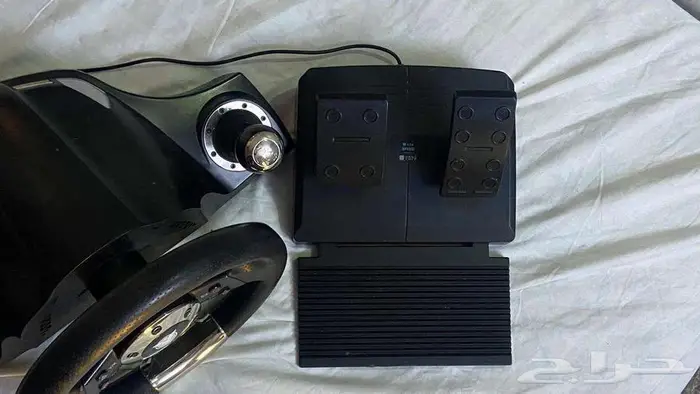 عجلة قيادة للألعاب مع دواسات - للبيع gaming steering 1