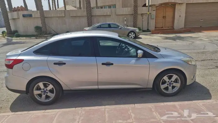 فورد فوكس 2012 للبيع   نظيفة جدا  وسعر على السوم 4