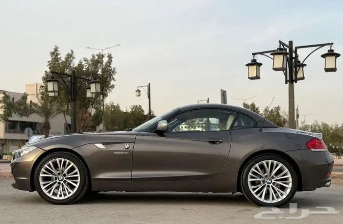 قير عايدي بي ام Z4 2011 1