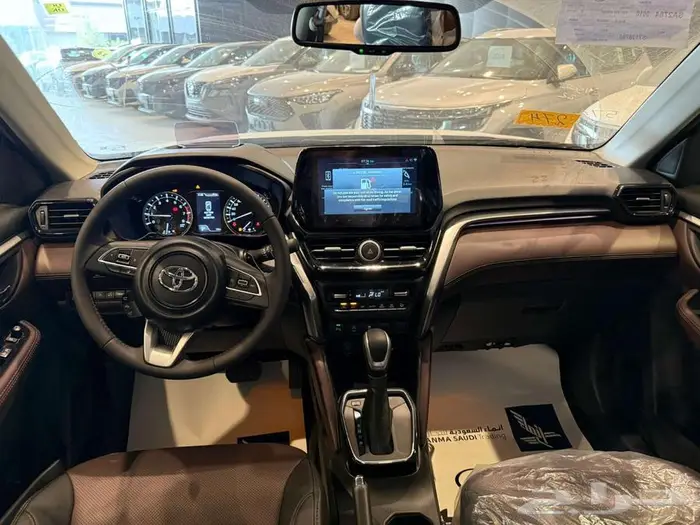 تويوتا اوربان كروزر ستاندر وفل 2025 6