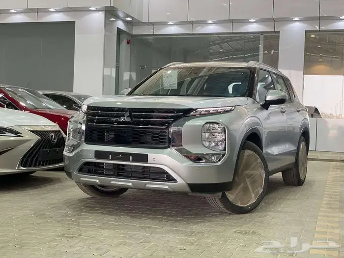 ميتسوبيشي أوتلاندر نص فل بلس 2024 - 7 مقاعد 1