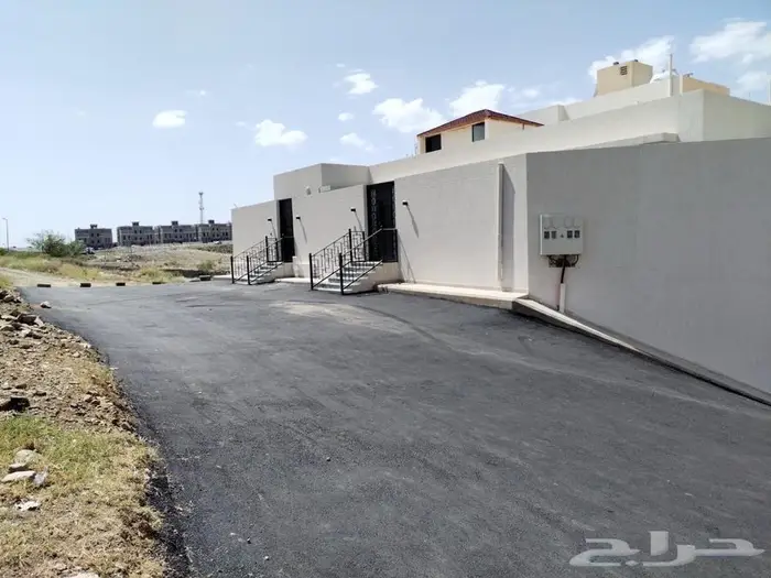 للبيع فيلا في حي الغدير   المحالة بأبها 16