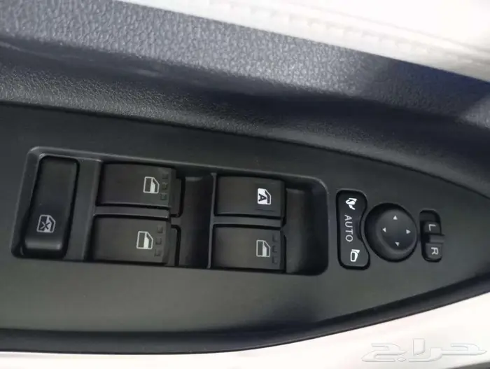 تويوتا فيلوز GLX فل كامل 2025 12