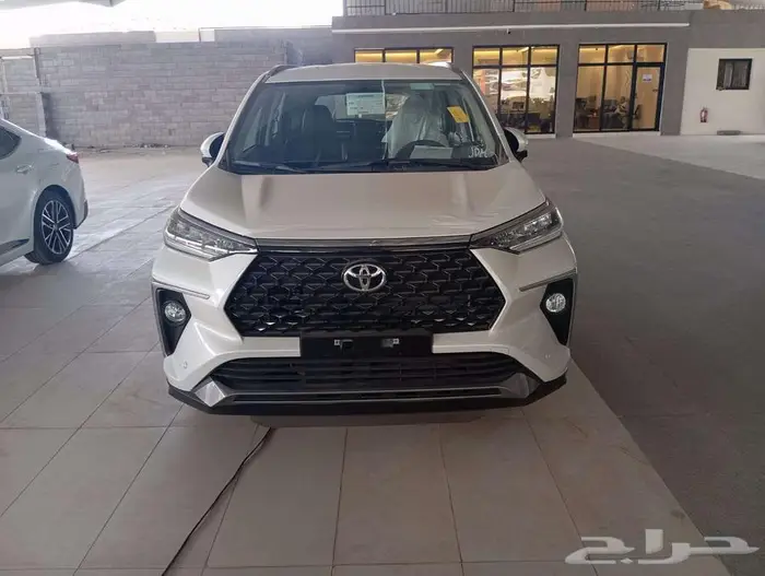 تويوتا فيلوز GLX فل كامل 2025 17