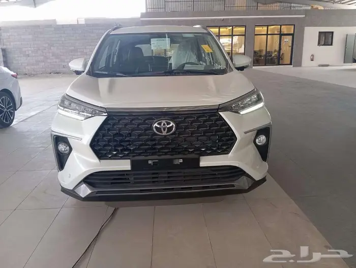 تويوتا فيلوز GLX فل كامل 2025 16