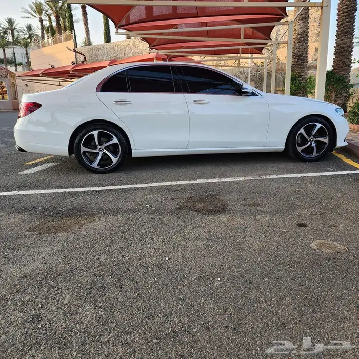 مرسدس بنز E300 2020 نظيفة جدا 3