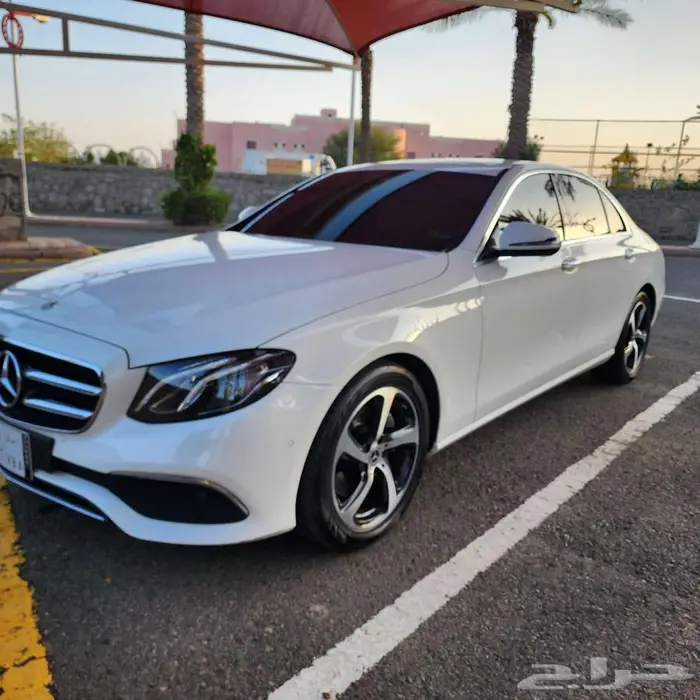 مرسدس بنز E300 2020 نظيفة جدا 1
