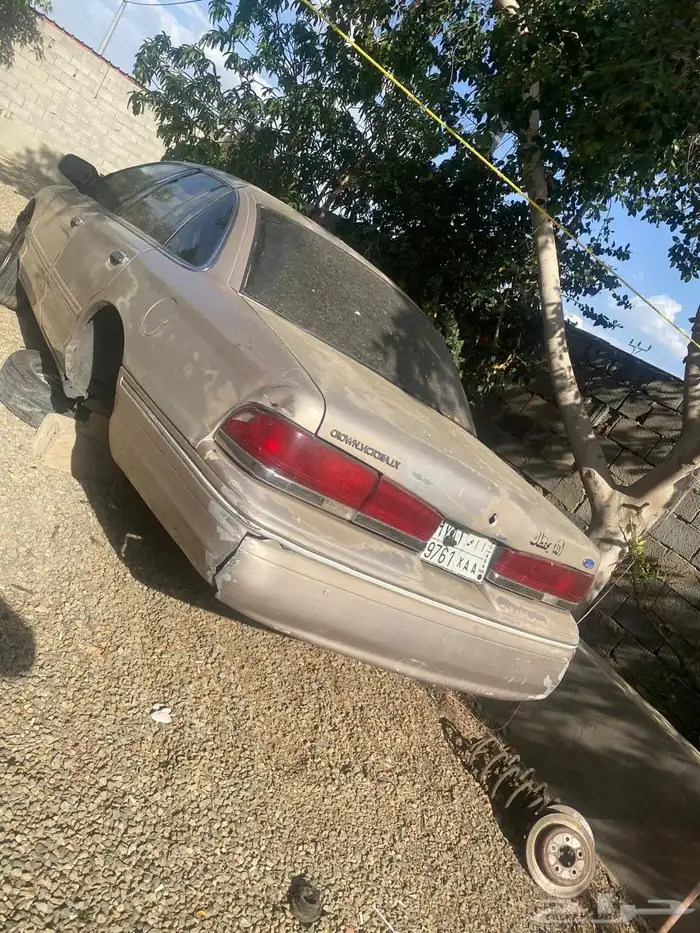 للبيع فورد جراند فكتوريا 1997 7