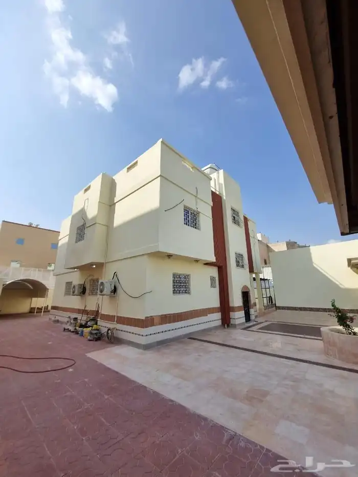 فيلا فى العوالى للبيع 0