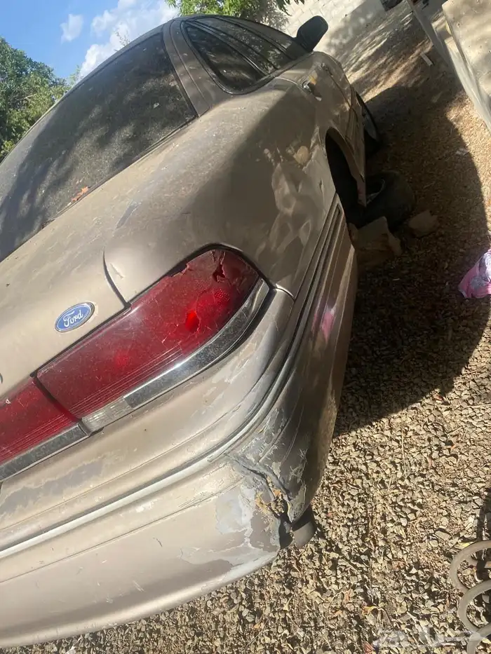 للبيع فورد جراند فكتوريا 1997 8