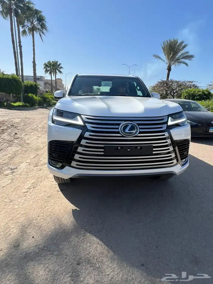 ليكزس LX 600 VIP موديل 2202ممشاه زيرو 500 خليجي موجود بدبي 1