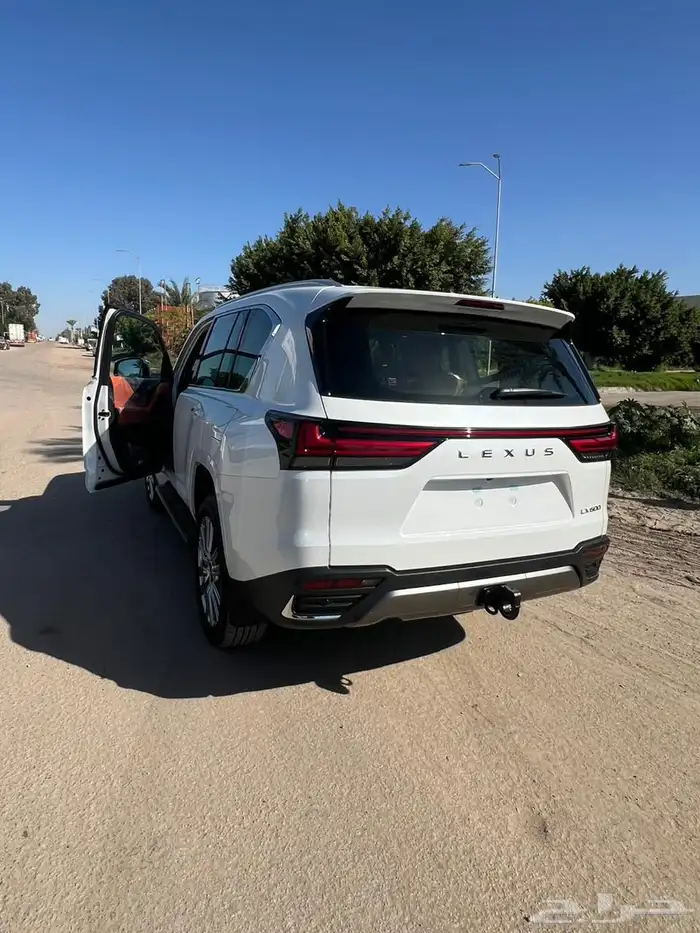ليكزس LX 600 VIP موديل 2202ممشاه زيرو 500 خليجي موجود بدبي 2