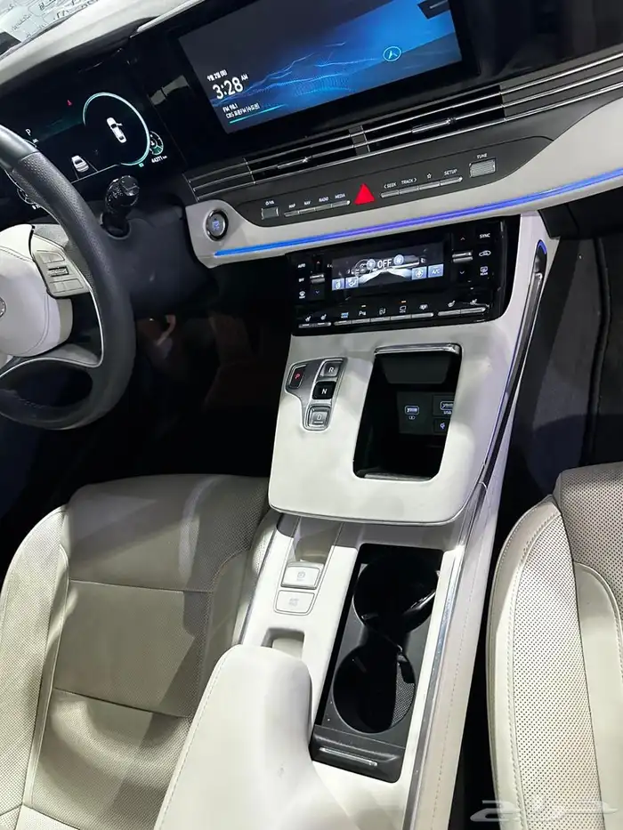 هيونداي ازيرا ابيض 2022 بنزين بطاقة جمركية وارد كوريا 12