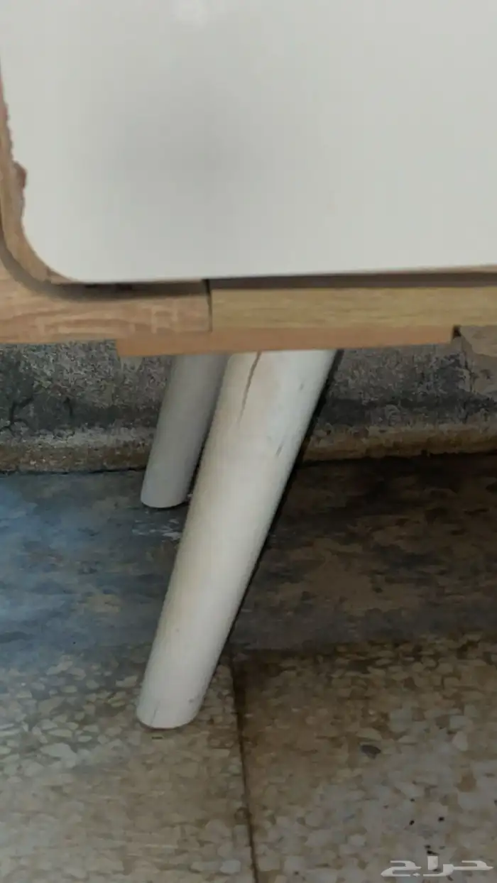 طاولة تلفزيون للبيع حاملة تلفزيون ب 150 ريال 1