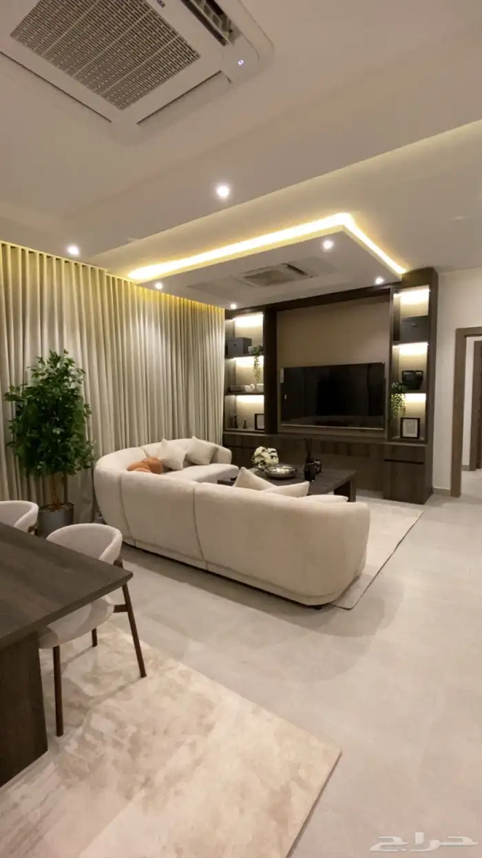 شقه سكنيه مفروشة جديده لل للأيجار السنوي خلف برج رافال 10