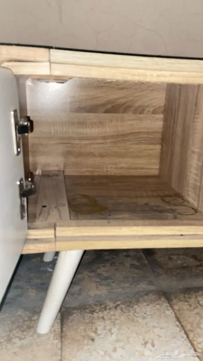 طاولة تلفزيون للبيع حاملة تلفزيون ب 150 ريال 0