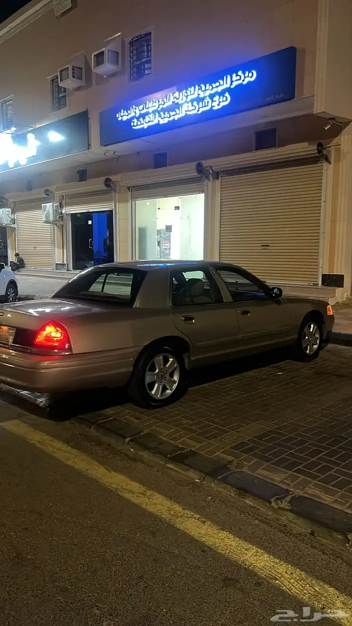 فورد فكتوريا 2003 16