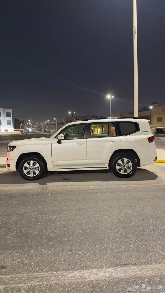 لاندكروزر 2022 gxr2 2