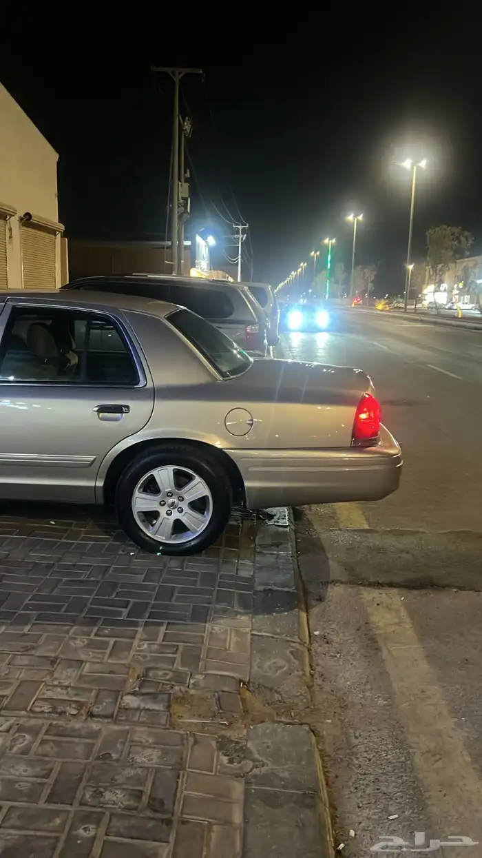 فورد فكتوريا 2003 13