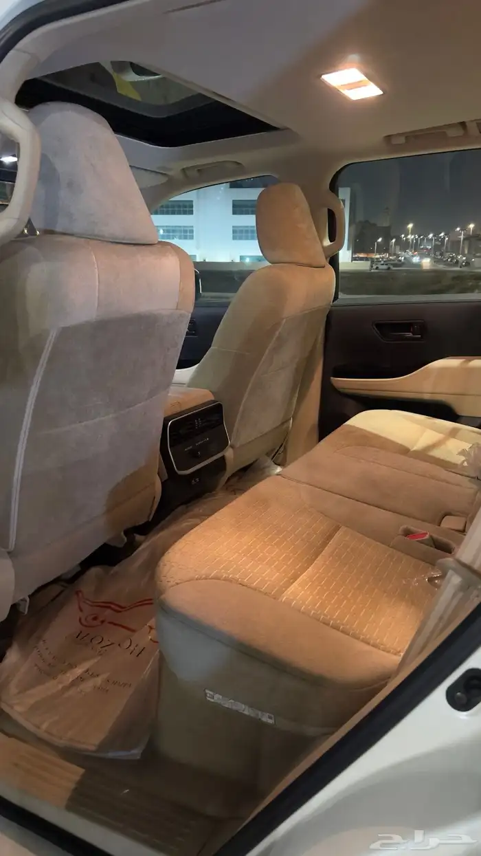 لاندكروزر 2022 gxr2 10