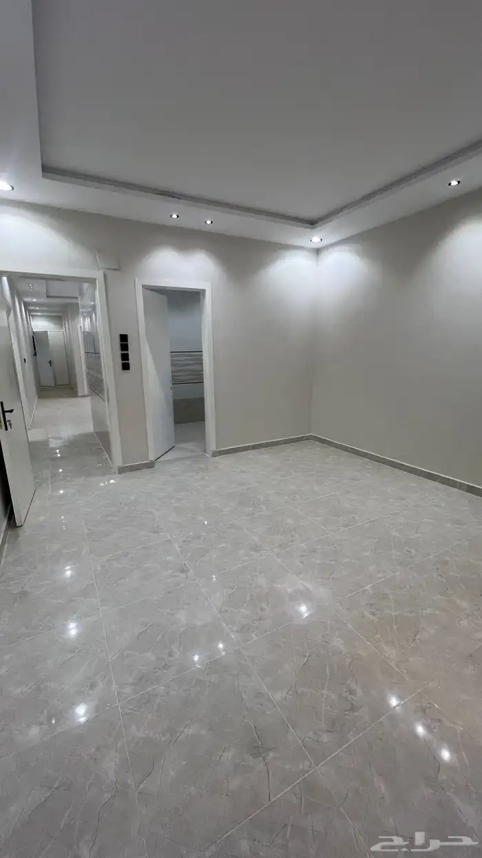 فيلا للبيع في ولي العهد 3 1