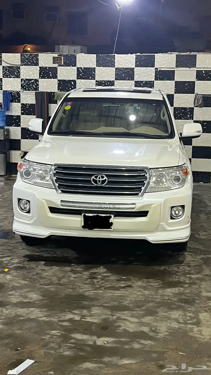 للبيع تويوتا لاندكروزر GXR3 V8 ممشى قليل موديل 2014 11