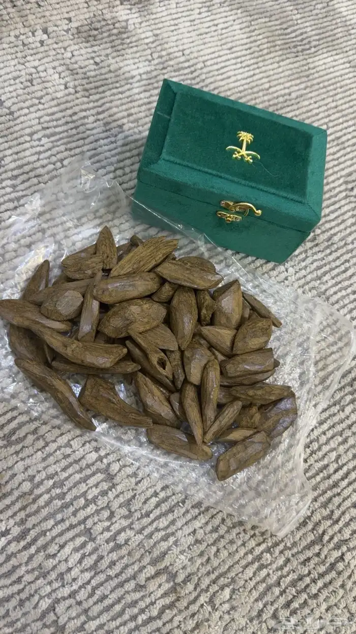 خشب عود 0