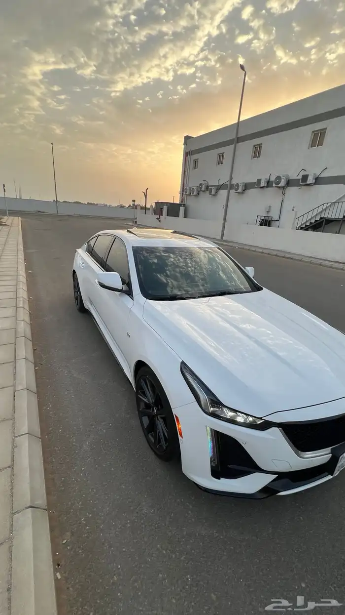 كاديلاك CT5 2022 3