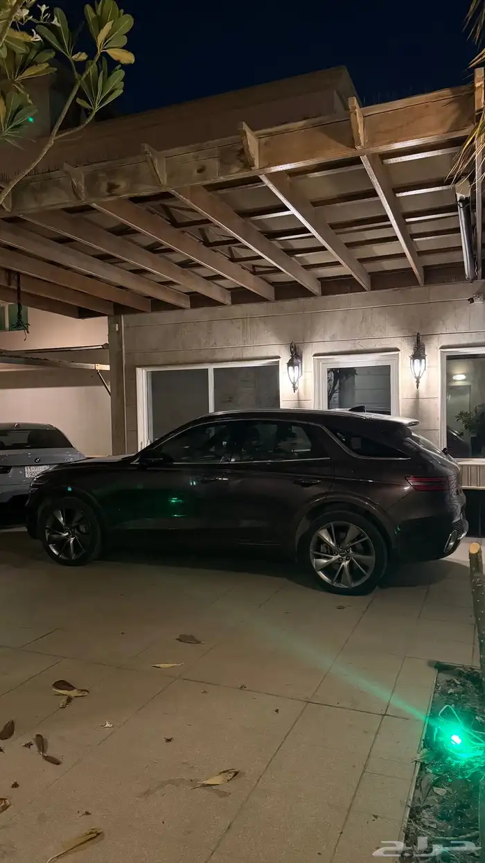 سيارة جينسس GV70 مستعملة 1