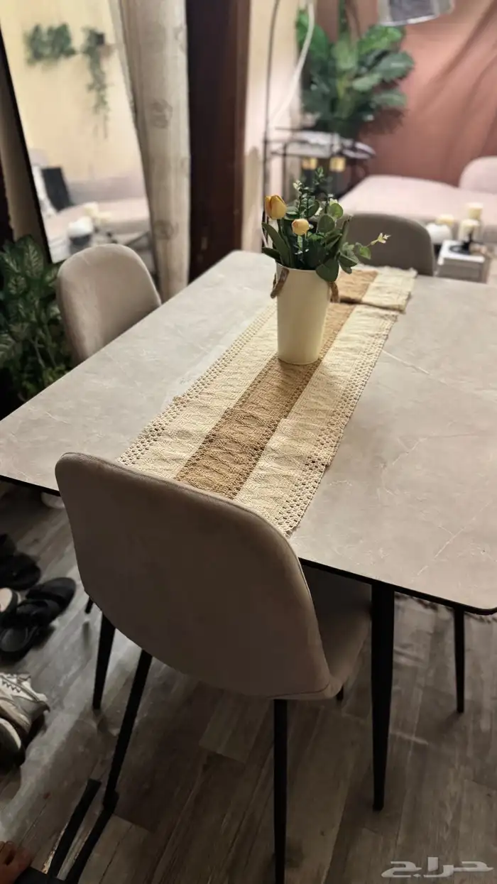 طاولة طعام أربعه كراسي 3
