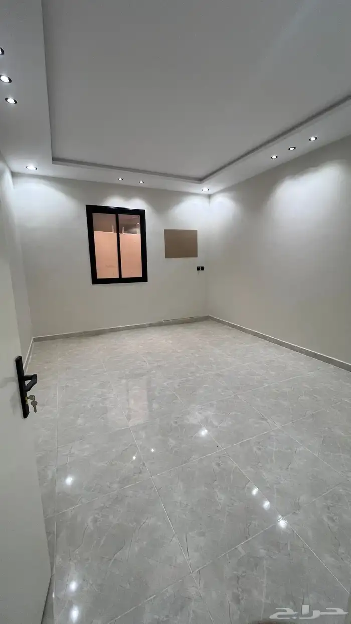 فيلا للبيع في ولي العهد 3 2