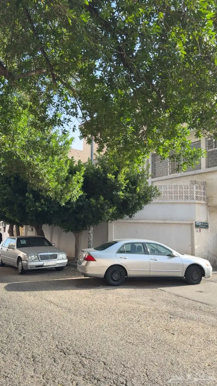 عمارة للبيع المساحة 551 3
