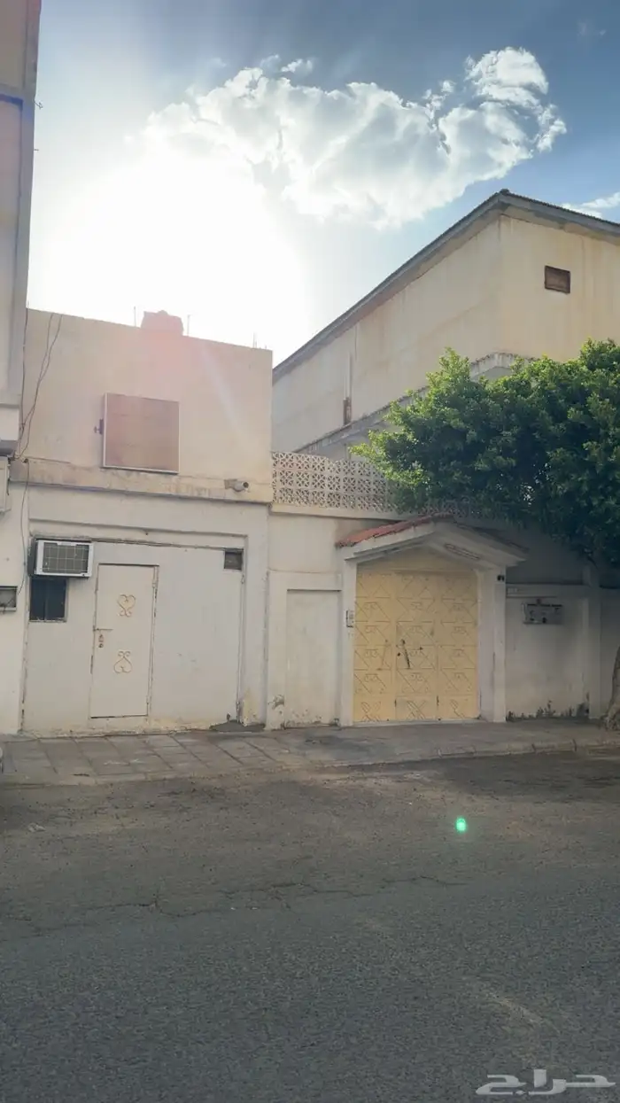 عمارة للبيع المساحة 551 4