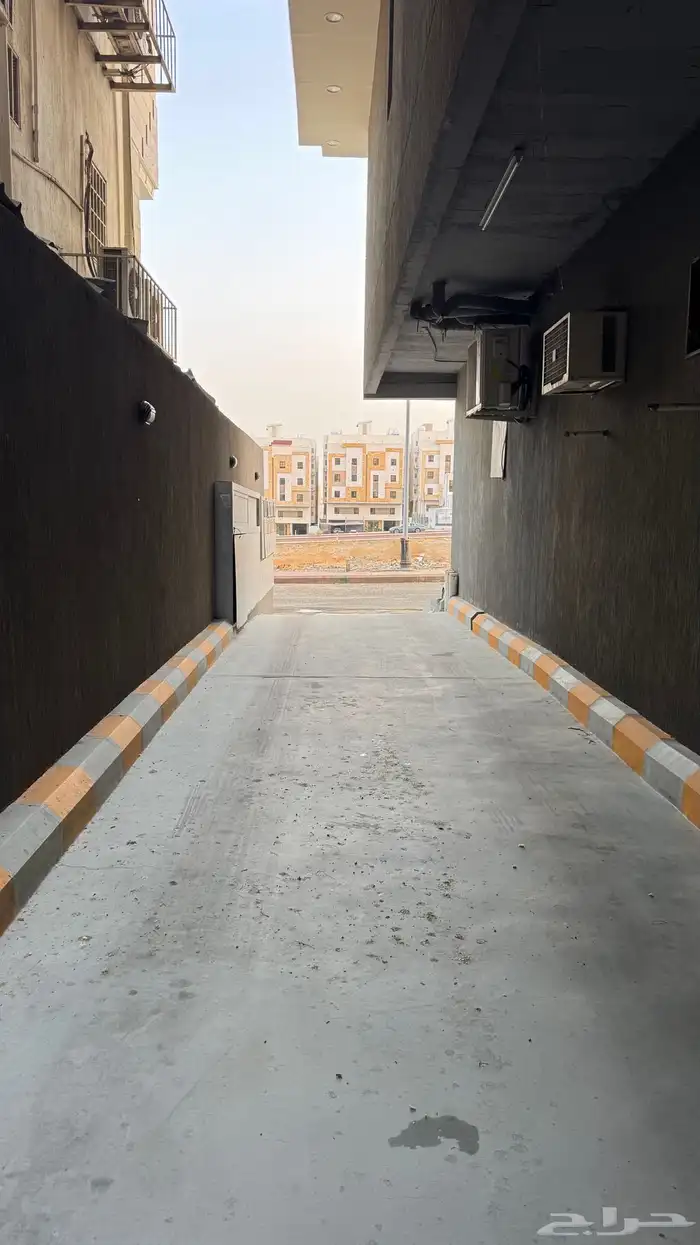 شقق وملحق للايجار حي الملك فهد الربوه 3