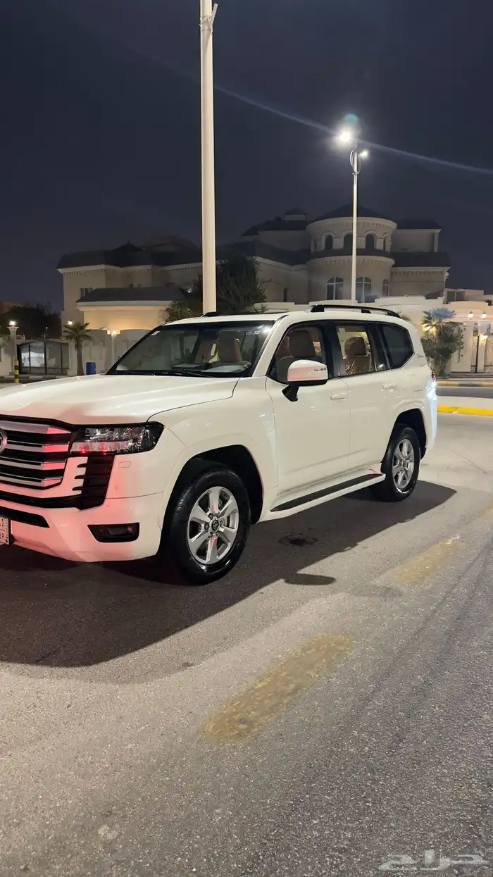 لاندكروزر 2022 gxr2 1