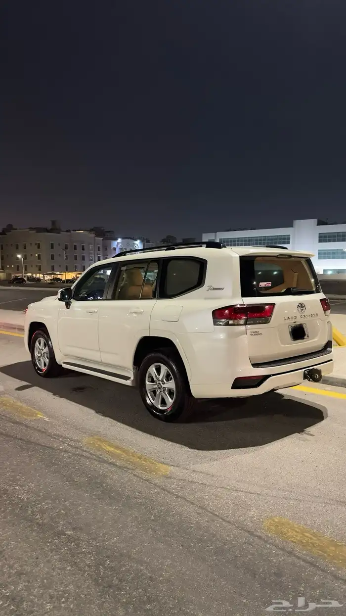 لاندكروزر 2022 gxr2 3