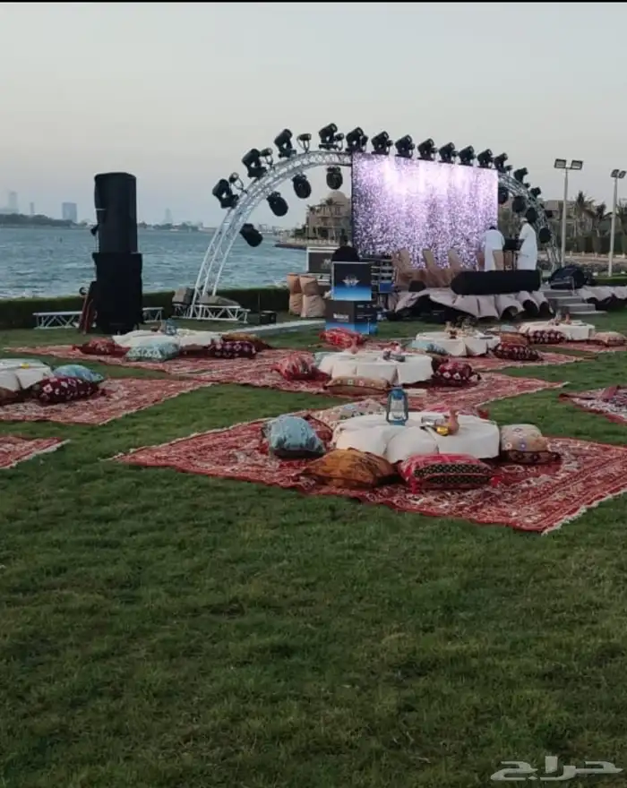 كنب وكراسي وطاولات وجميع مستلزمات المناسبات والحفلات للايجا 4