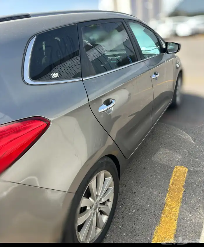 سيارة كيا كارنس 2014 1