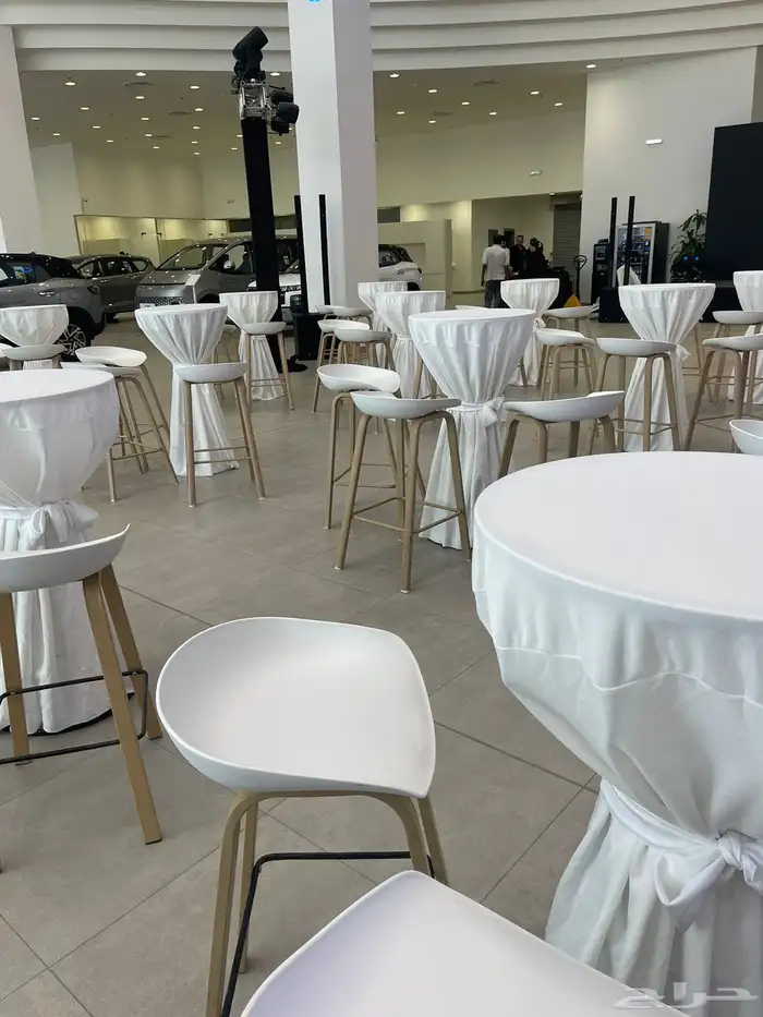 كنب وكراسي وطاولات وجميع مستلزمات المناسبات والحفلات للايجا 5