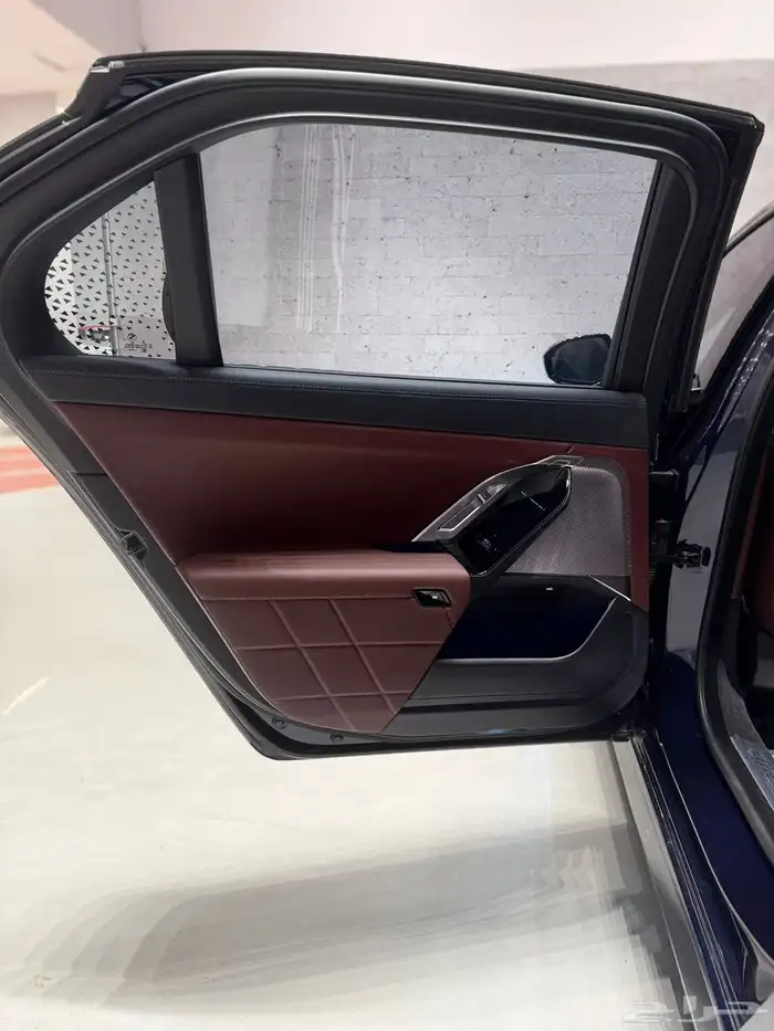 BMW 740i بي ام دبليو 6