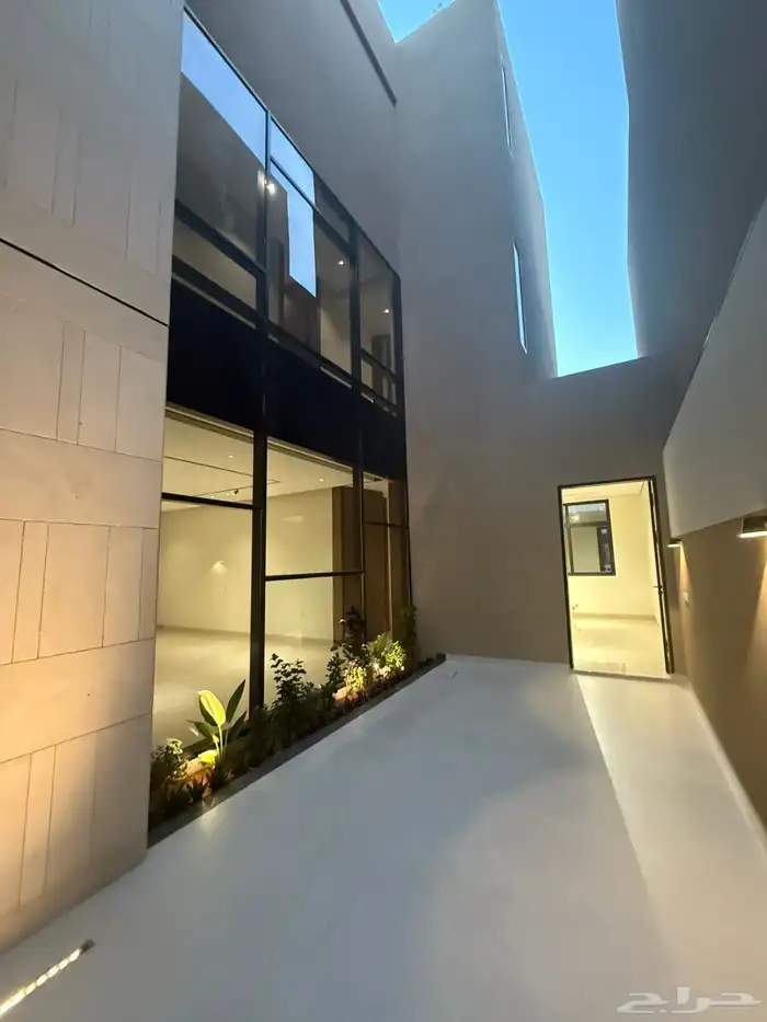فلة 360 م حي المهدية 7
