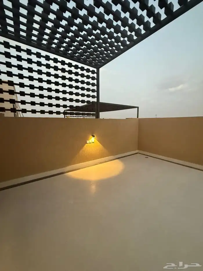 فلة 360 م حي المهدية 16