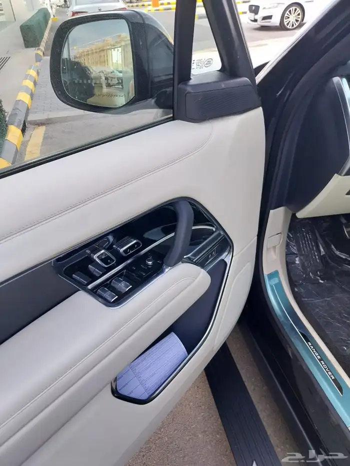 للبيع رنج روفر HSE 2024 7