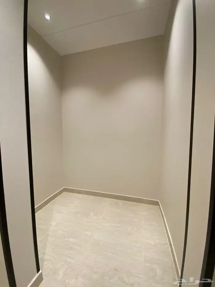 ادوار متكرره فاخرة للبيع بحي المطار تشطيب فاخر وسعر مميز 14