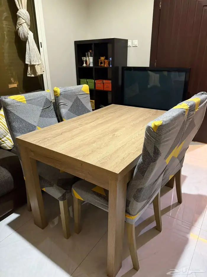 غرفة نوم وطاولة طعام 4