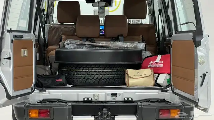 تويوتا ربع V6.2025فل كامل رفرف بريمي بنزين40عام اقل سعر 14