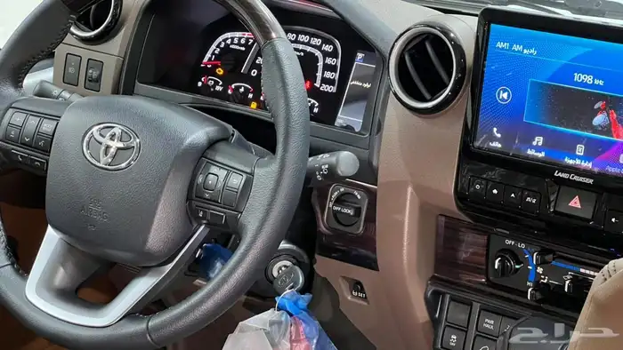 تويوتا ربع V6.2025فل كامل رفرف بريمي بنزين40عام اقل سعر 7