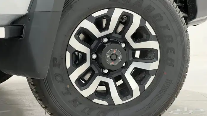 تويوتا ربع V6.2025فل كامل رفرف بريمي بنزين40عام اقل سعر 13