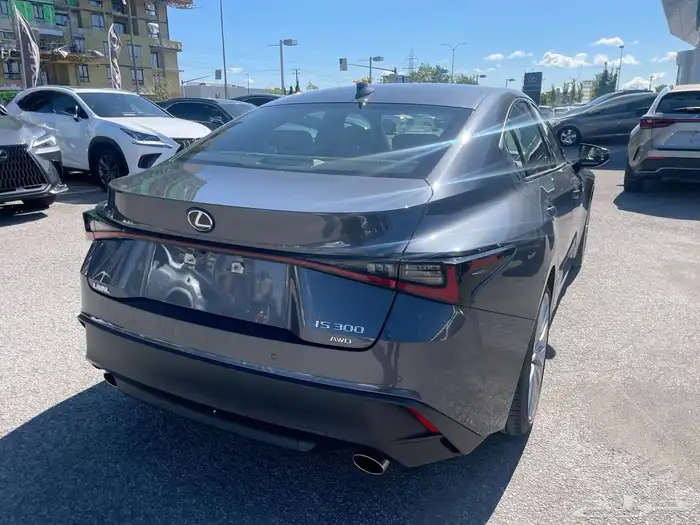 لكزس اي اس لاكجري LEXUS IS 300 LUXURY SEDAN موديل 2021 6