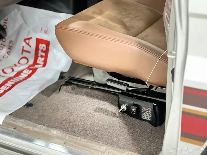 تويوتا ربع V6.2025فل كامل رفرف بريمي بنزين40عام اقل سعر 9